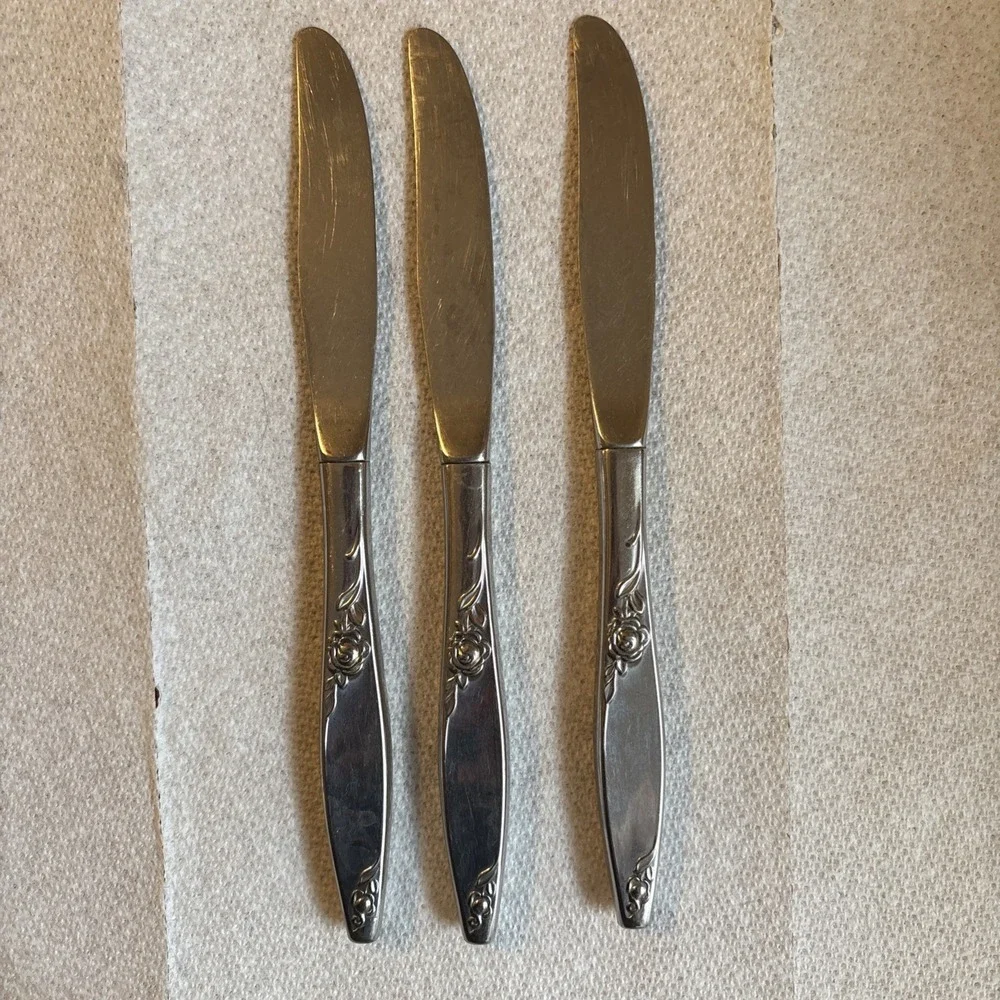 ONEIDA COMMUNITY MY ROSE 3 DINNER KNIVES STAINLESS STEEL FLATWARE SILVERWARE